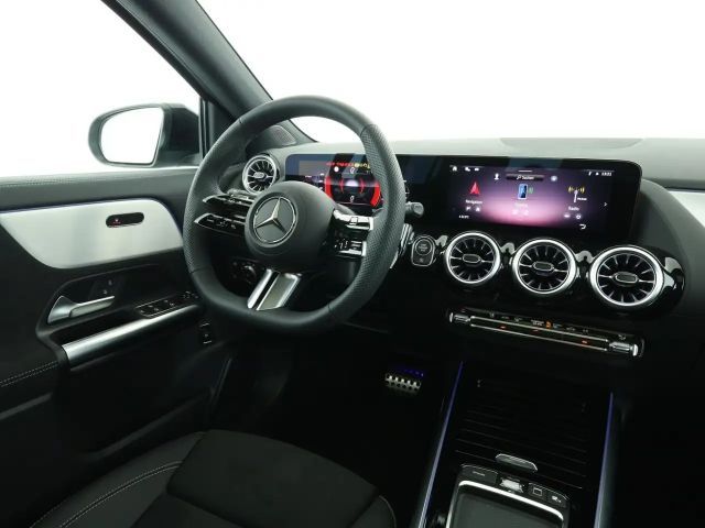 Mercedes-Benz GLA 220 4MATIC AMG Line