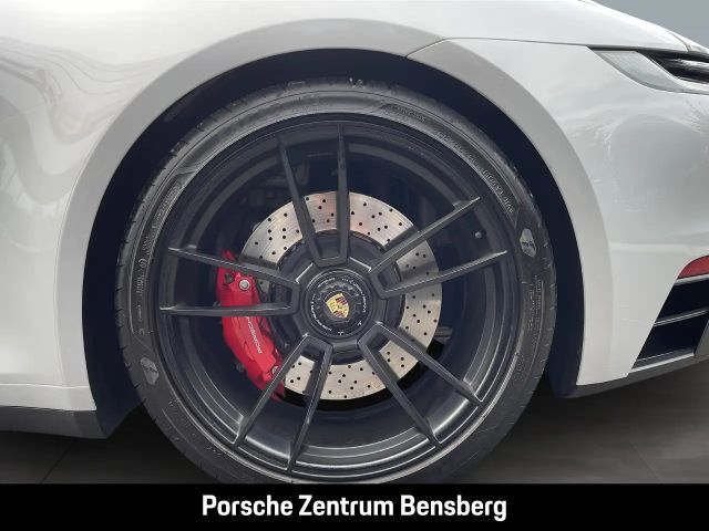 Porsche 992 4 Cabrio GTS Targa