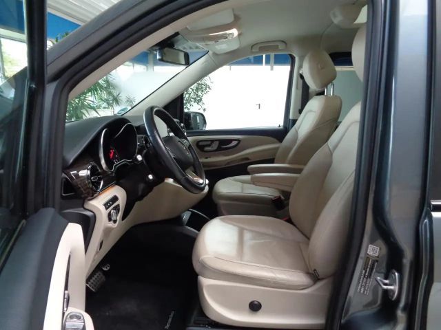 Mercedes-Benz V 300 AMG Line Limousine Lang