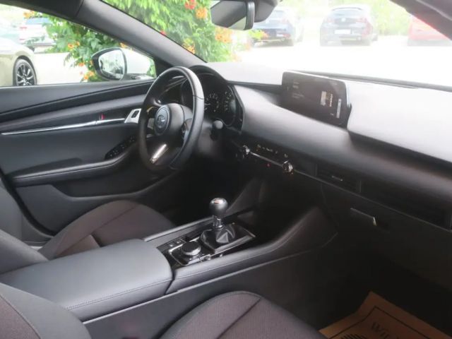 Mazda 3 Exclusive-line