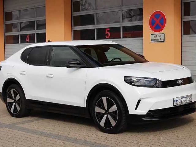 Ford Capri Extended range RWD