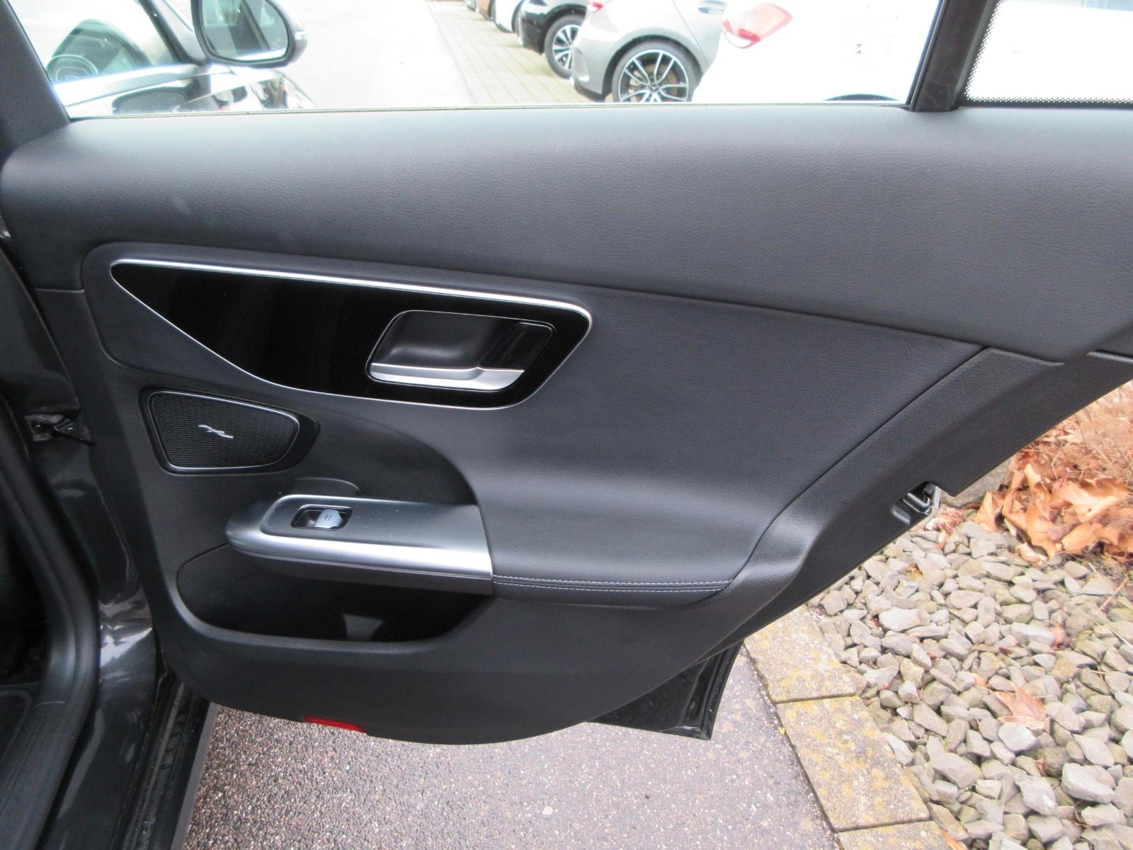 Mercedes-Benz C 200 AVANTGARDE Estate