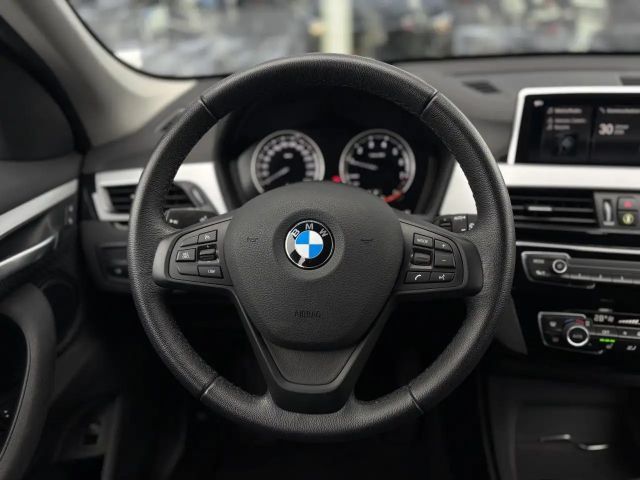 BMW X1 s18i DKG-Aut. Navi Kamera Sitzh. ParkAss.AHK PDC