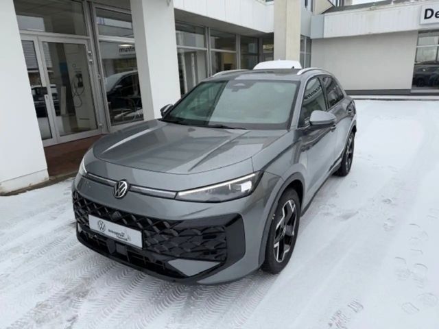 Volkswagen T-Roc 1.5 eTSI DSG R-Line