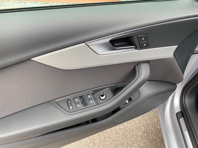 Audi A4 35 TFSI Avant S-Tronic