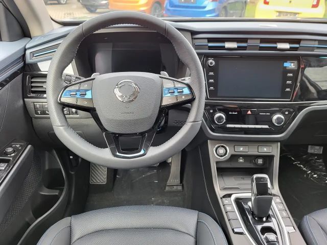 SsangYong Korando eMotion TITANIUM+ACC+LED+VERKEHRSZEICHEN