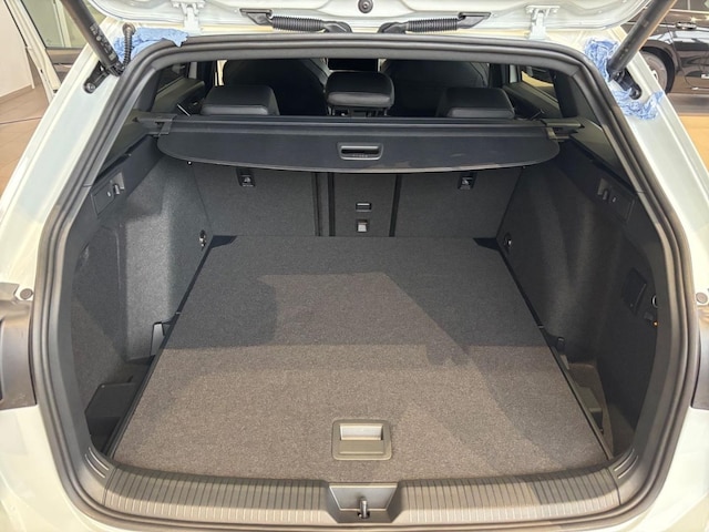 Volkswagen Golf 1.5 TSI R-Line Variant