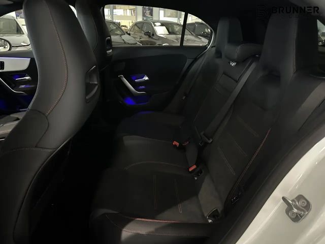 Mercedes-Benz A 220 A 220 d