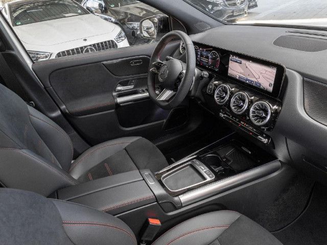 Mercedes-Benz GLA 180 AMG Line