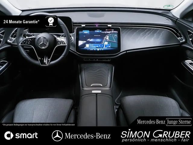 Mercedes-Benz E 200 4MATIC AVANTGARDE Sedan