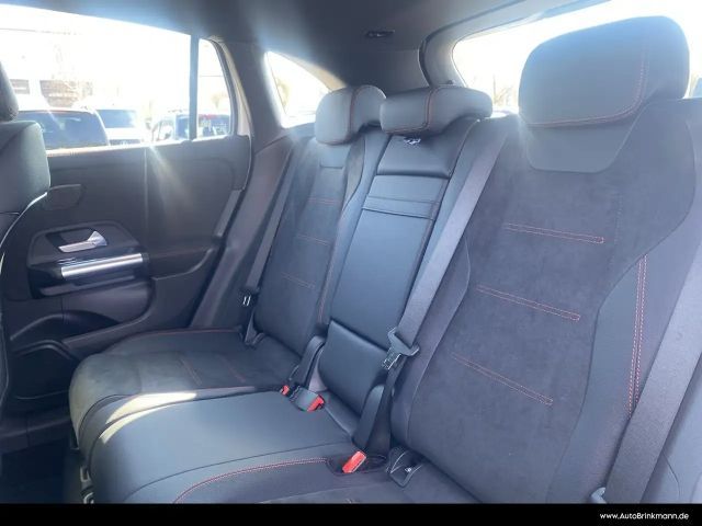 Mercedes-Benz GLA 180 AMG Line