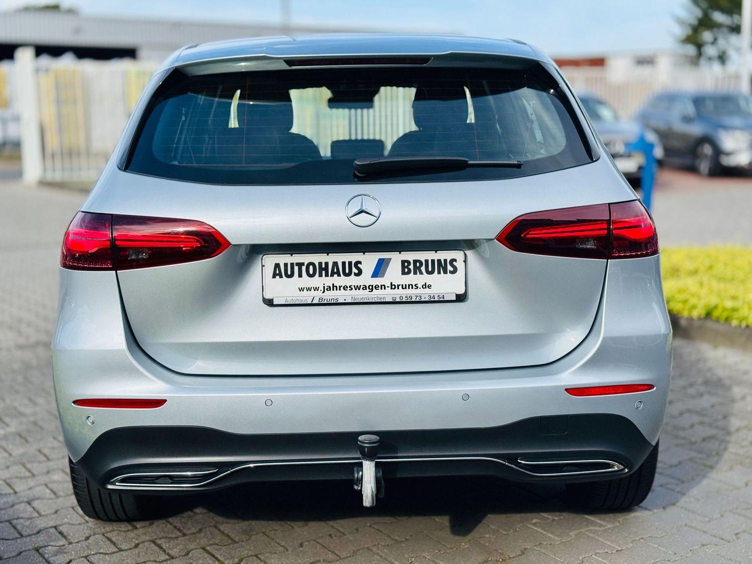 Mercedes-Benz B 180 B 180 d Progressive Sedan