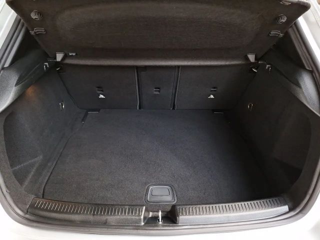 Mercedes-Benz A 200 Aut./LED/Panorama/AHK/Navi/Kamera/SHZ/1.Besitz