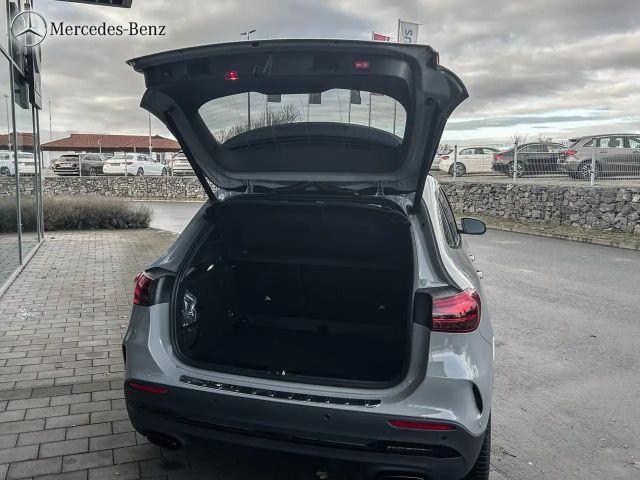 Mercedes-Benz GLA 200 AMG Line GLA 200 d