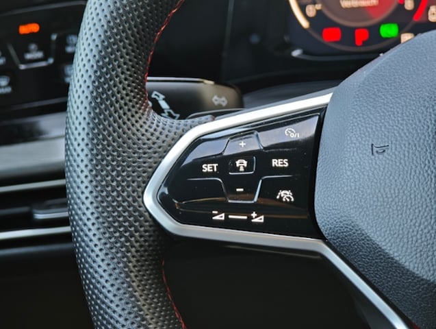 Volkswagen Golf 2.0 TSI DSG Golf VIII