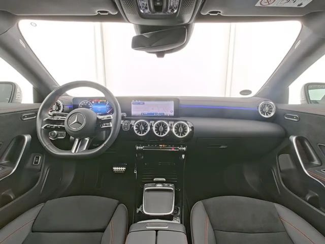 Mercedes-Benz CLA 200 AMG Line Coupé