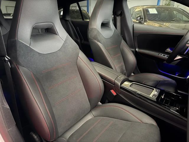 Mercedes-Benz CLA 250 4MATIC AMG Line Premium