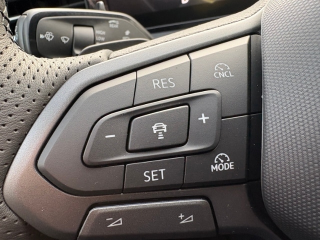 Volkswagen T-Roc 1.5 eTSI DSG R-Line