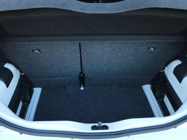 Volkswagen up! Active