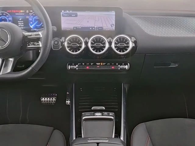 Mercedes-Benz EQA 300 4MATIC AMG Line