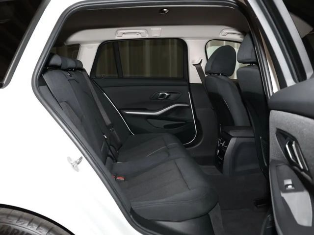 BMW 320 320e Touring xDrive