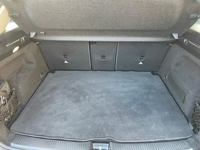 Mercedes-Benz B 180 Sedan