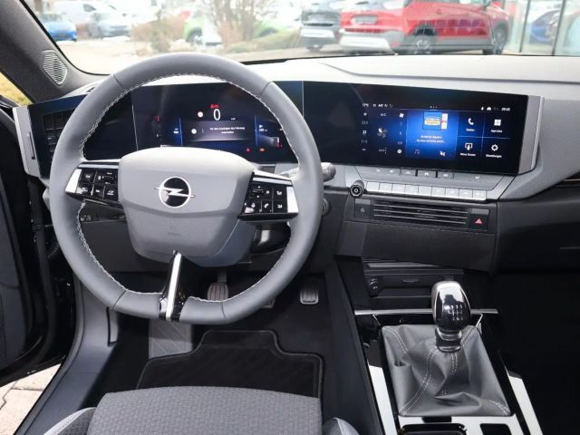 Opel Astra 1.2 Turbo Edition Sports Tourer