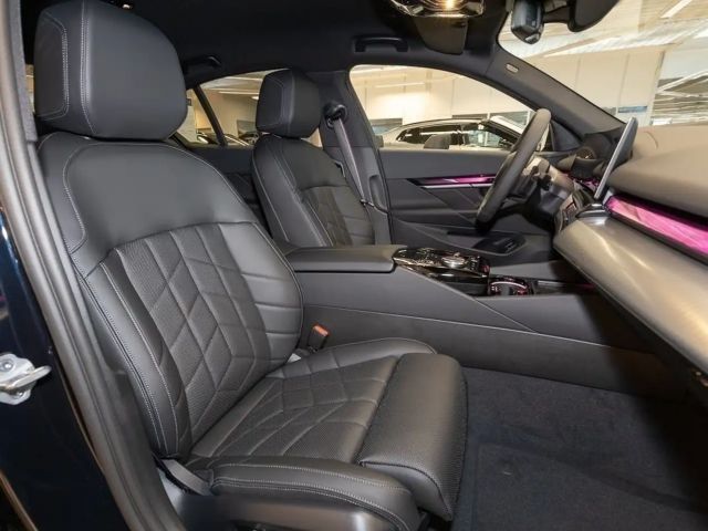 BMW 520 520d M-Sport Sedan