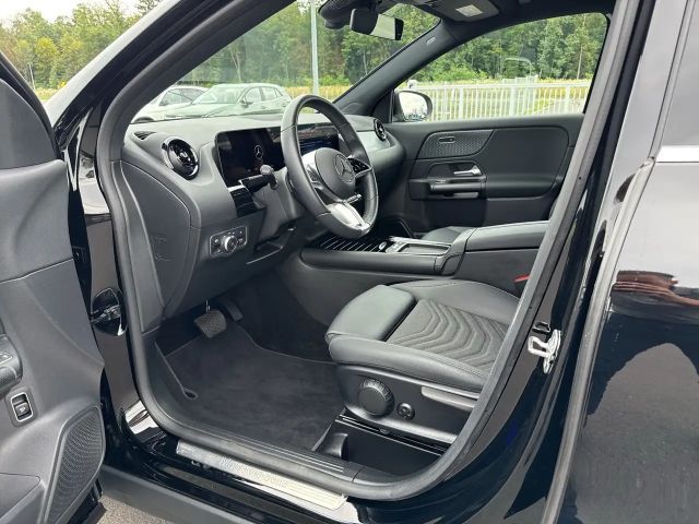 Mercedes-Benz GLA 200 PTS Cam Navi Wide LED SHZ EASY-PACK