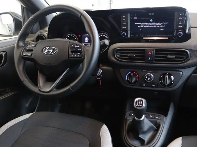 Hyundai i10 Connect