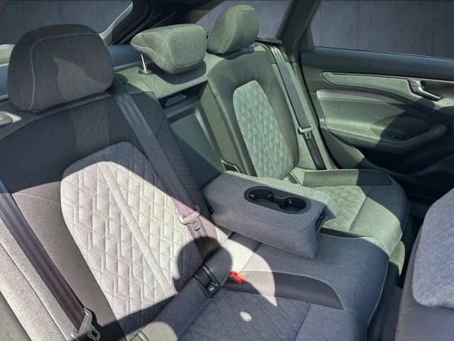 Audi A6 Avant Quattro S-Tronic