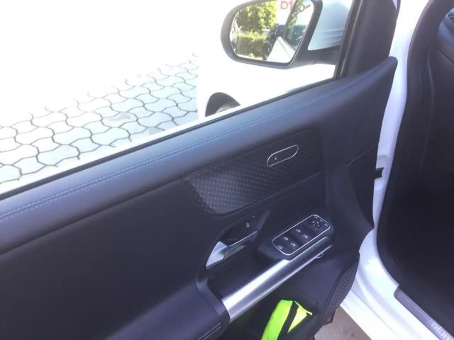 Mercedes-Benz B 180 Progressive