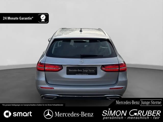 Mercedes-Benz E 220 AVANTGARDE