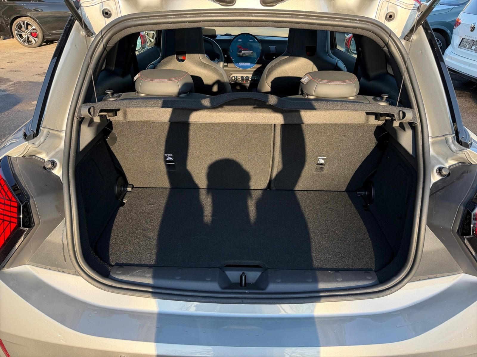 MINI Cooper John Cooper Works