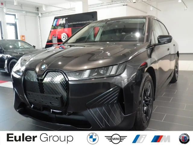 BMW iX Sedan xDrive