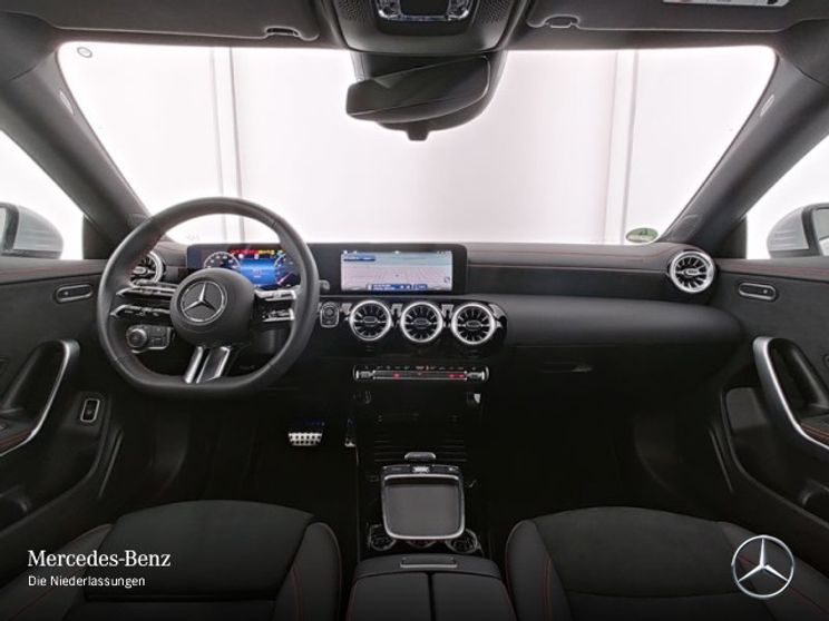 Mercedes-Benz CLA 200 AMG Line Shooting Brake