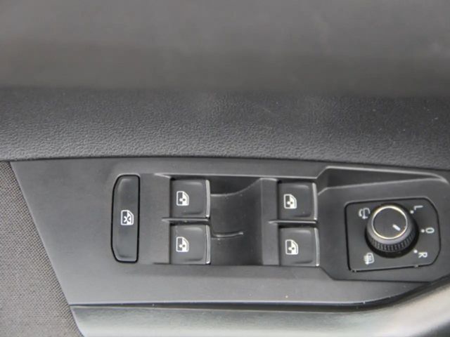 Volkswagen Taigo 1.5 TSI DSG R-Line