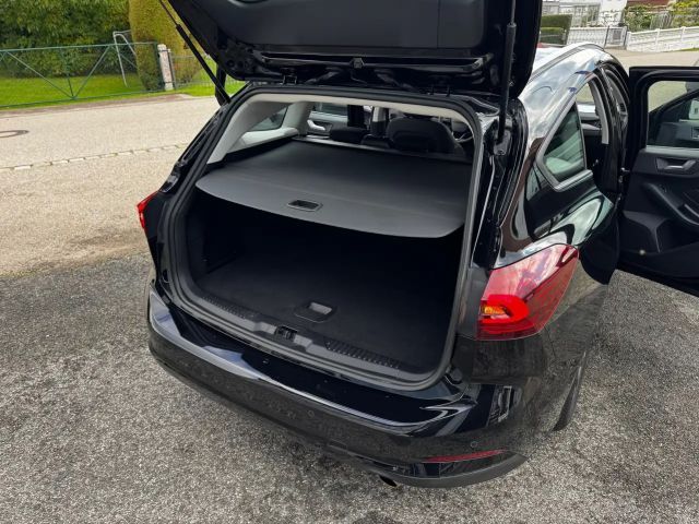 Ford Focus Titanium Wagon