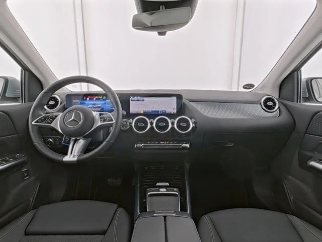 Mercedes-Benz B 180 Sedan