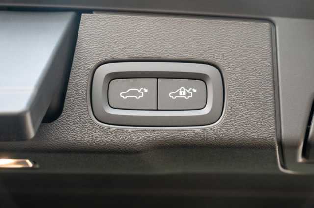 Volvo XC60 AWD Dark Plus T8