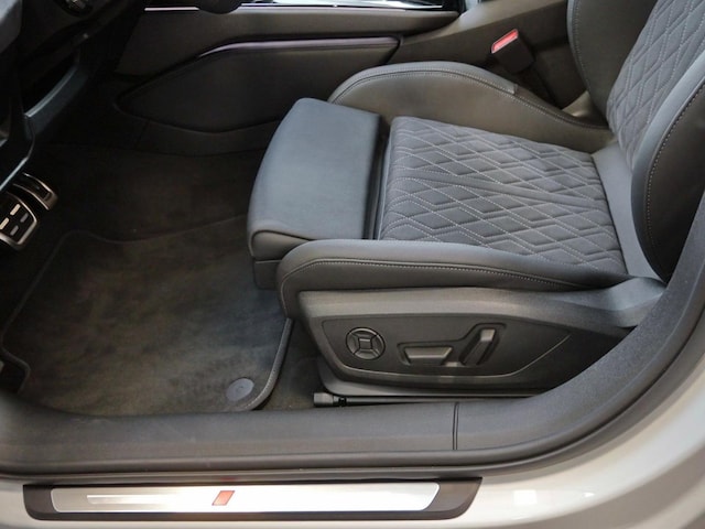 Audi A6 Avant Quattro S-Tronic