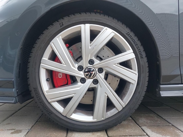 Volkswagen Golf 2.0 TSI DSG