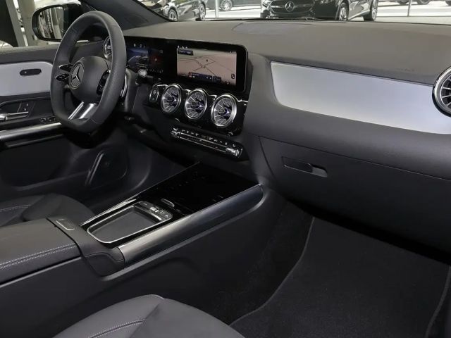 Mercedes-Benz GLA 200 AMG Line