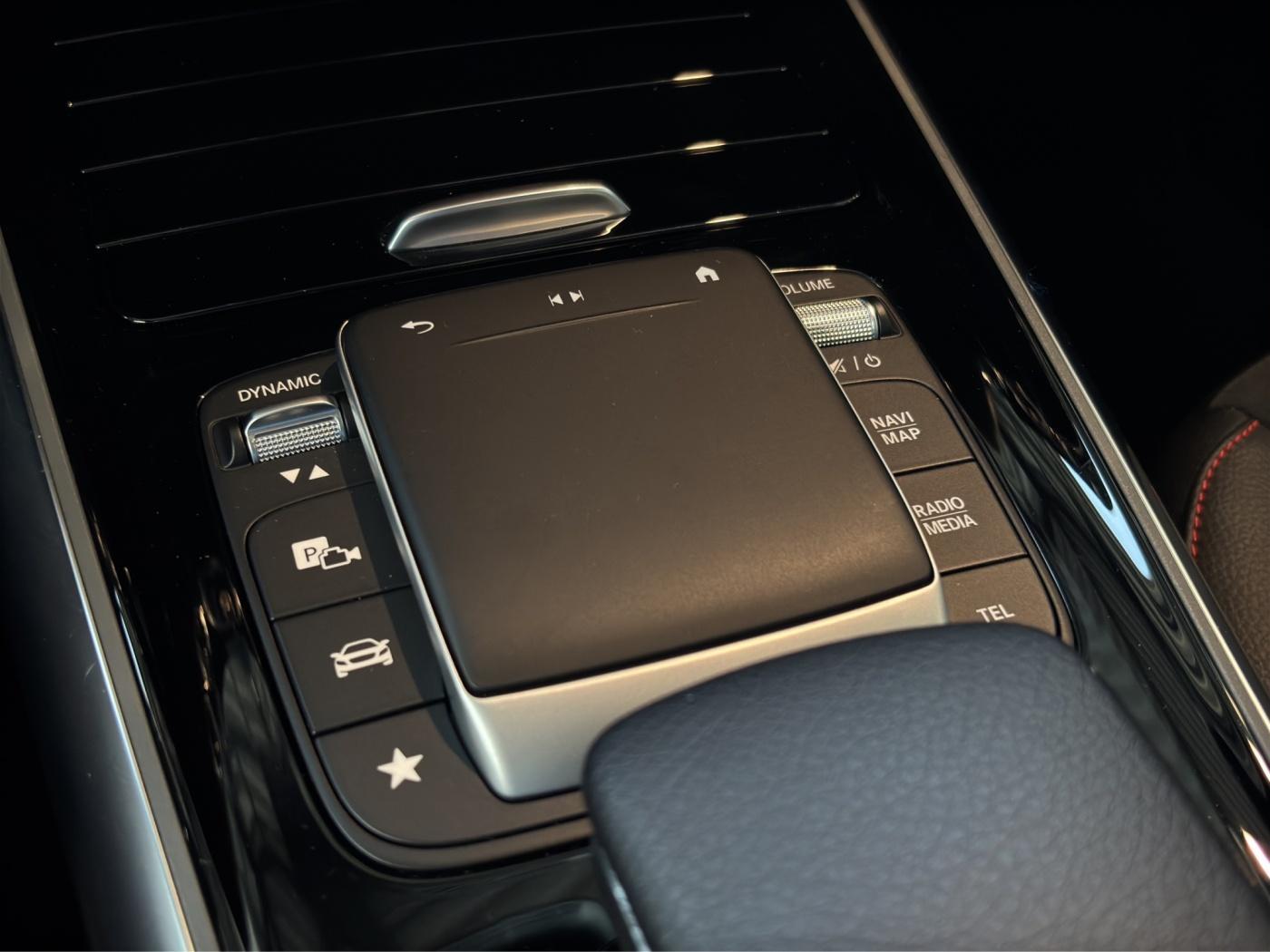 Mercedes-Benz B 250 AMG Line B 250 e