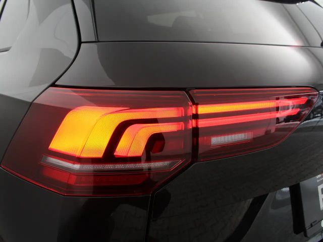 Volkswagen Golf Life Variant