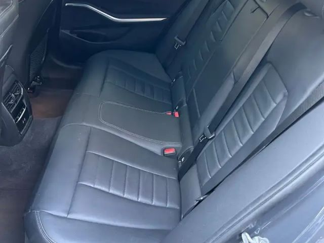 BMW 330 330e xDrive