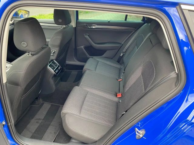 Skoda Superb 2.0 TDI Combi Style Style