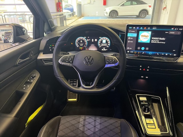 Volkswagen Golf 1.5 eTSI R-Line