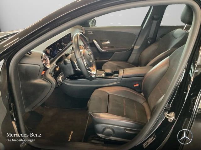 Mercedes-Benz A 250 A 250 e AMG Line