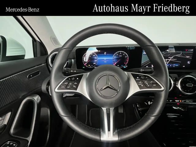 Mercedes-Benz A 200 Progressive